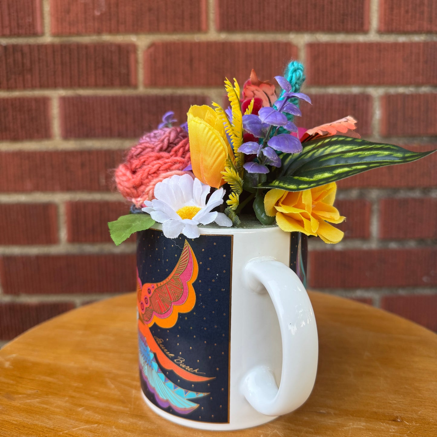 1991 Laurel Birch "Night Birds" Mug Bouquet