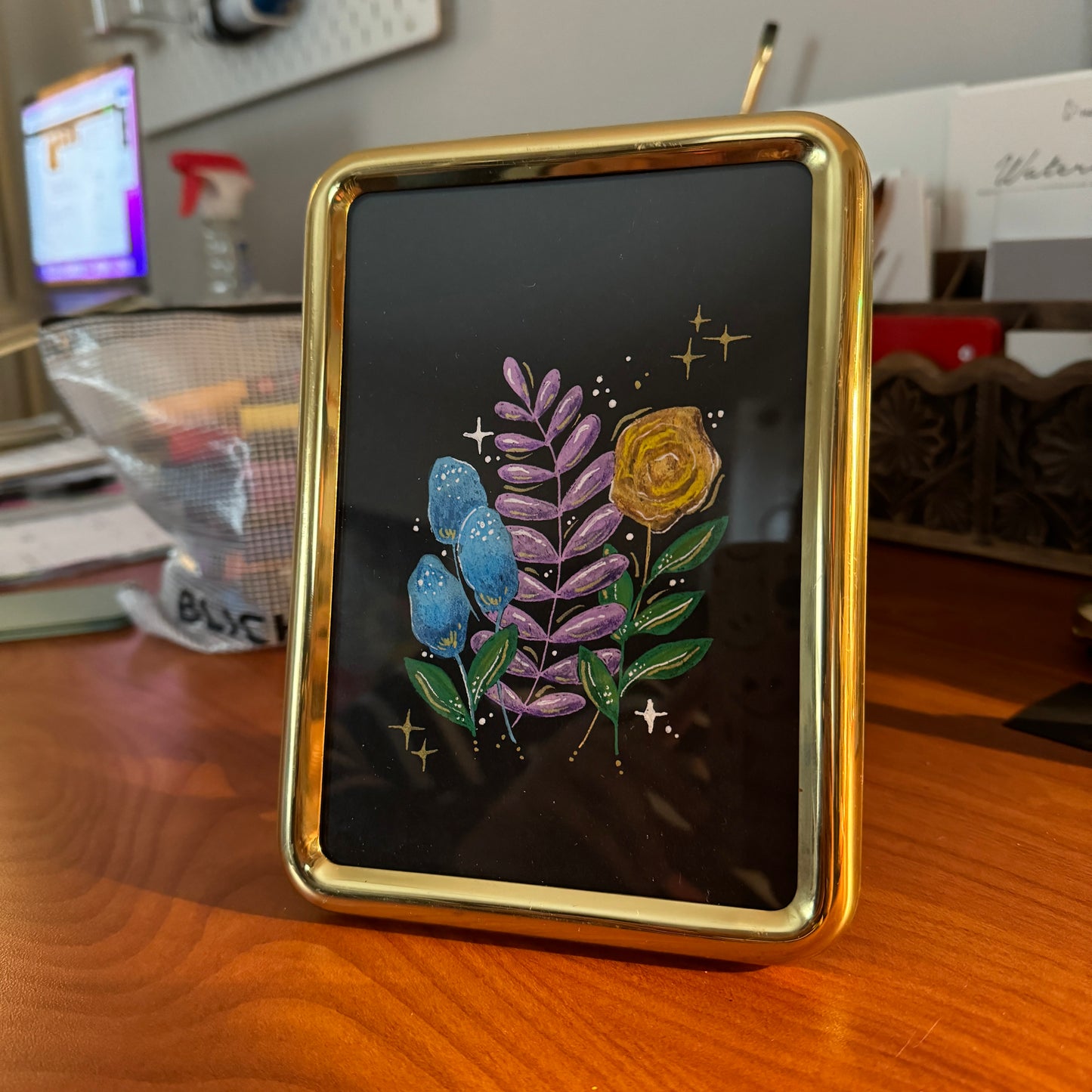 Rounded Gold Frame Floral Art