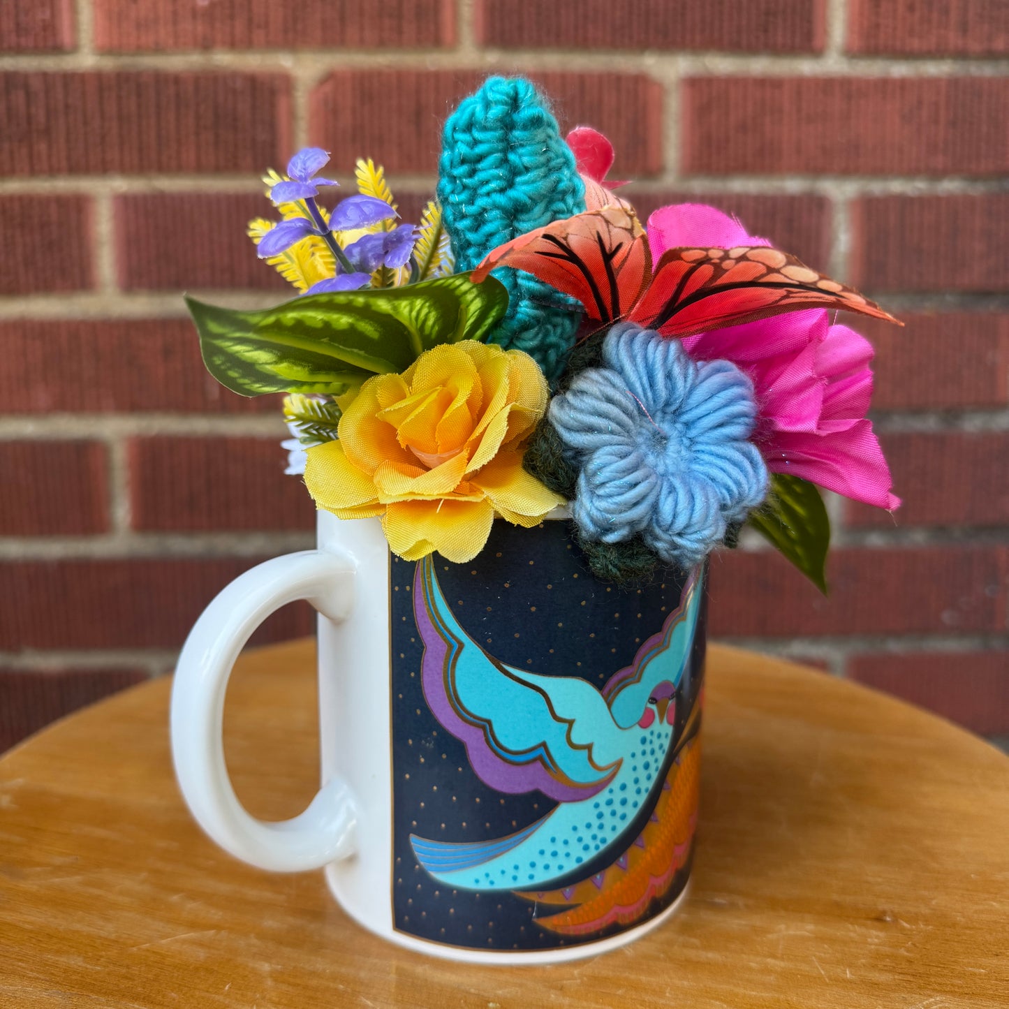 1991 Laurel Birch "Night Birds" Mug Bouquet