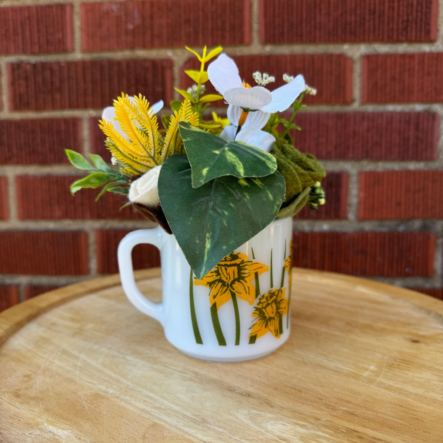 Yellow Daffodil Mug Bouquet