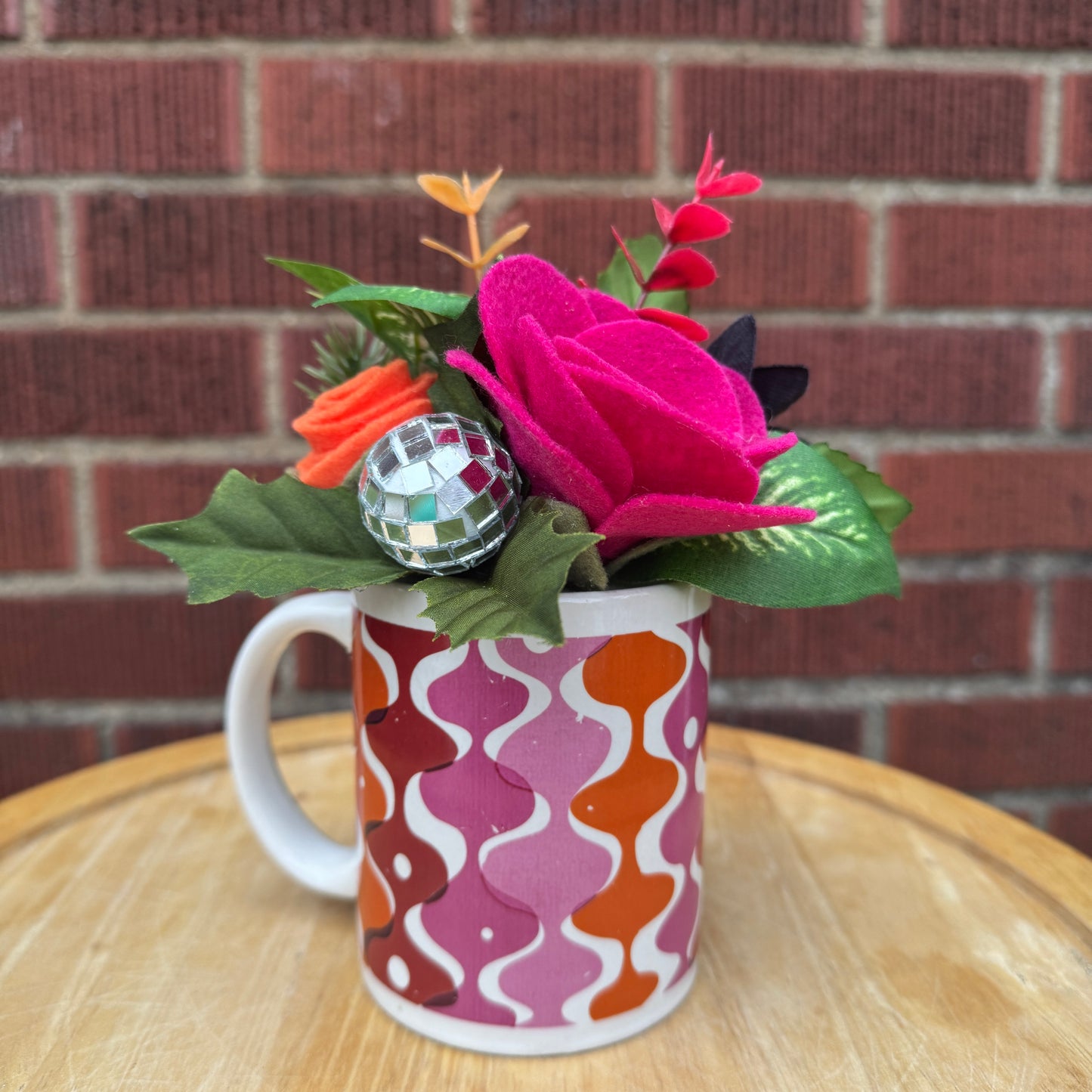 Pink & Orange Wavy Mug Bouquet