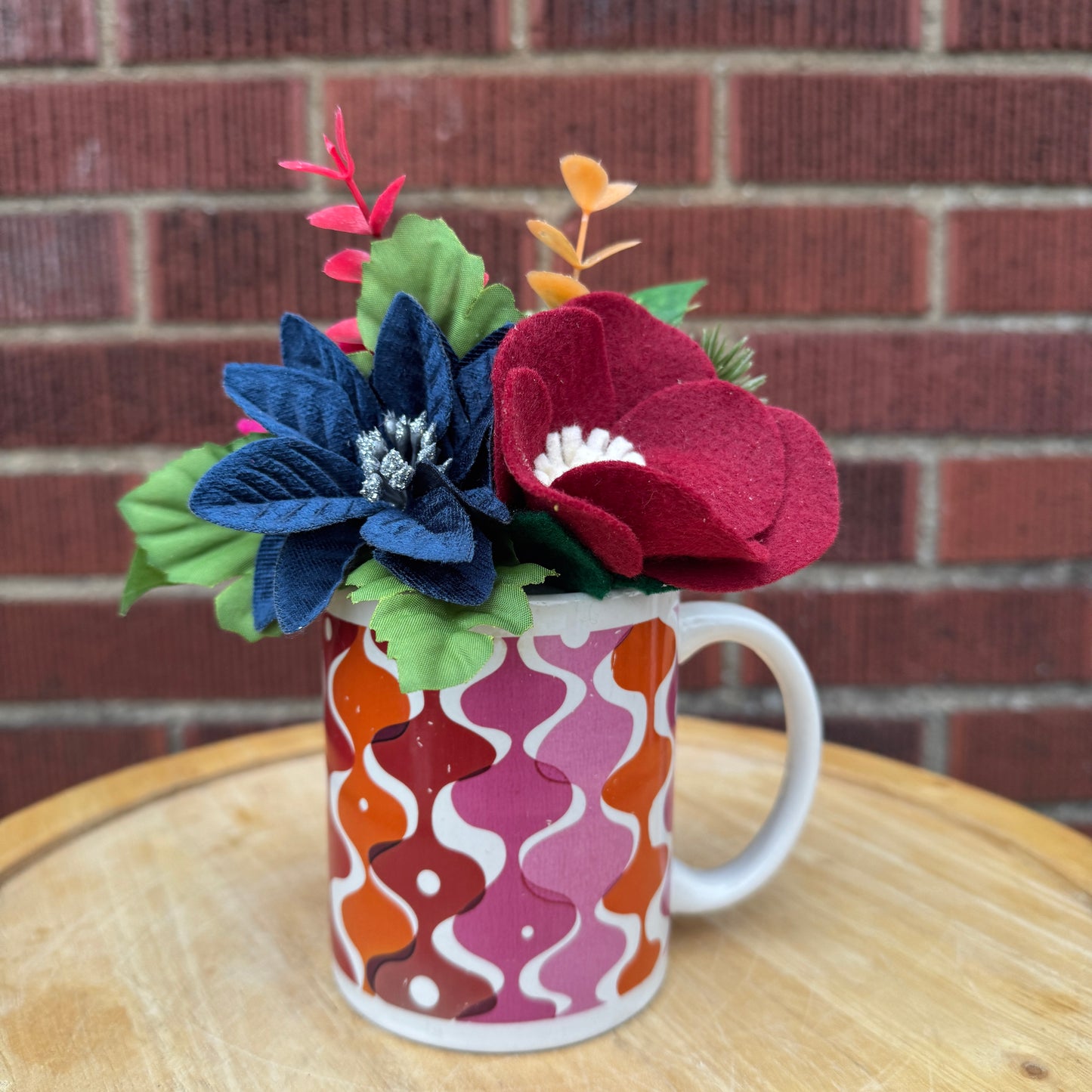 Pink & Orange Wavy Mug Bouquet