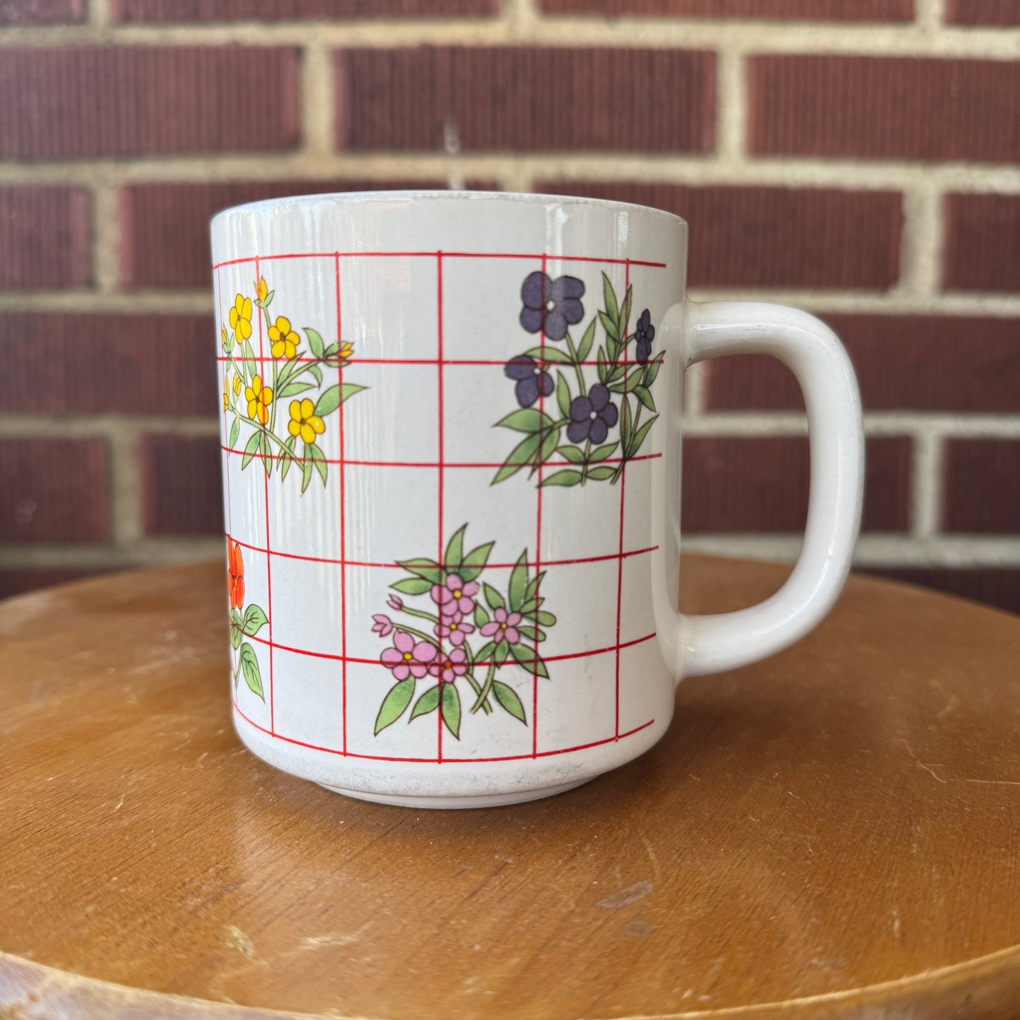 Vintage Floral Motif Coffee Mug (Red GridLines)