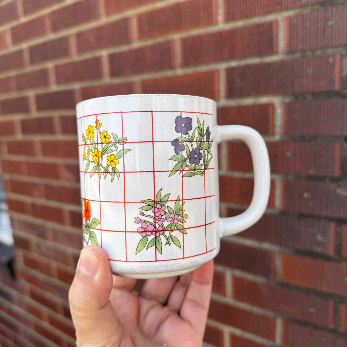 Vintage Floral Motif Coffee Mug (Red GridLines)