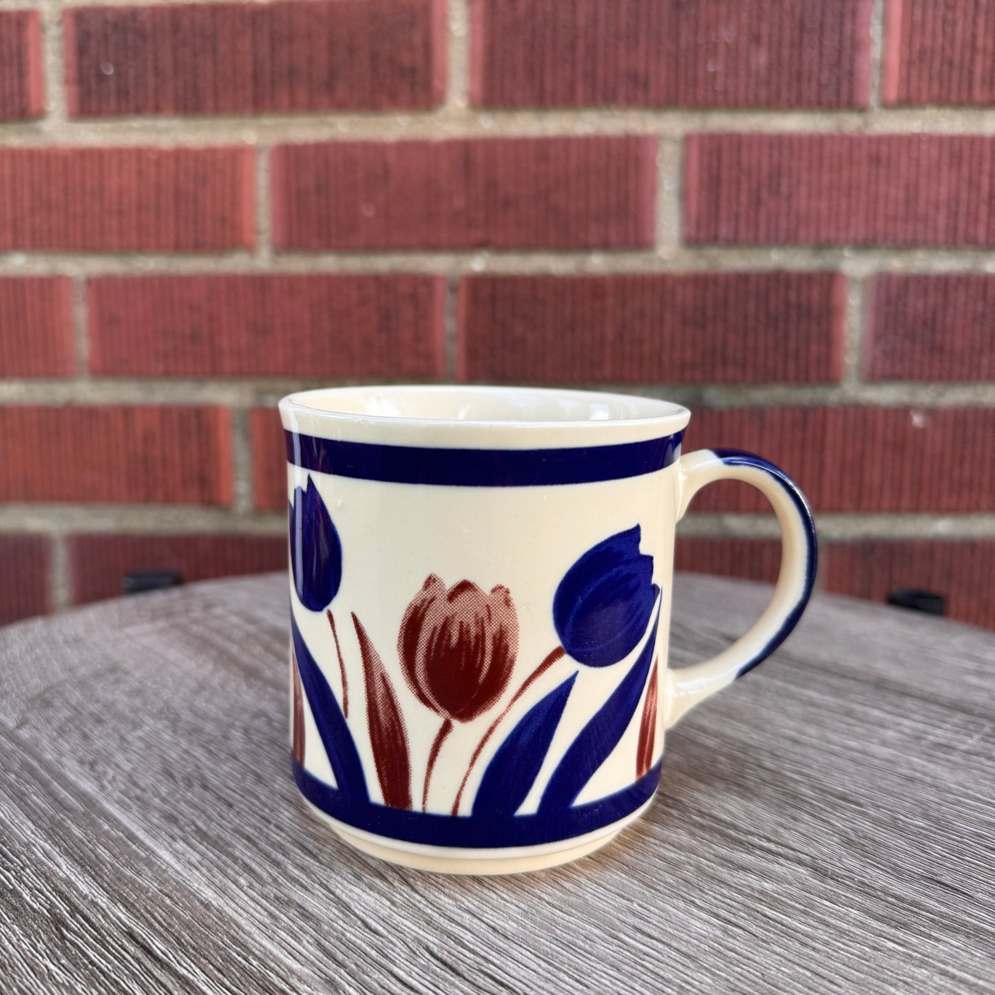 Vintage Trendsetters Stoneware Tulip Coffee Mug