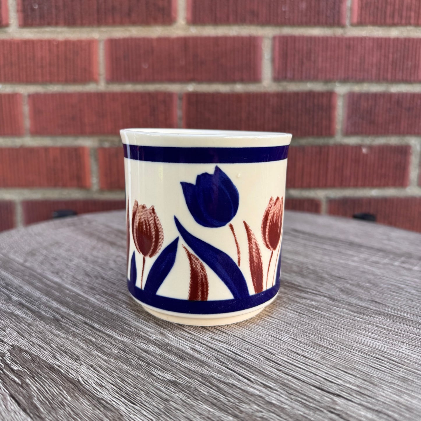Vintage Trendsetters Stoneware Tulip Coffee Mug