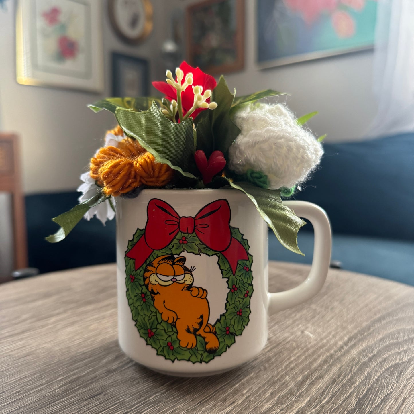 Vintage Garfield Holiday Wreath Mug Bouquet