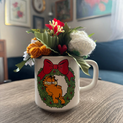 Vintage Garfield Holiday Wreath Mug Bouquet