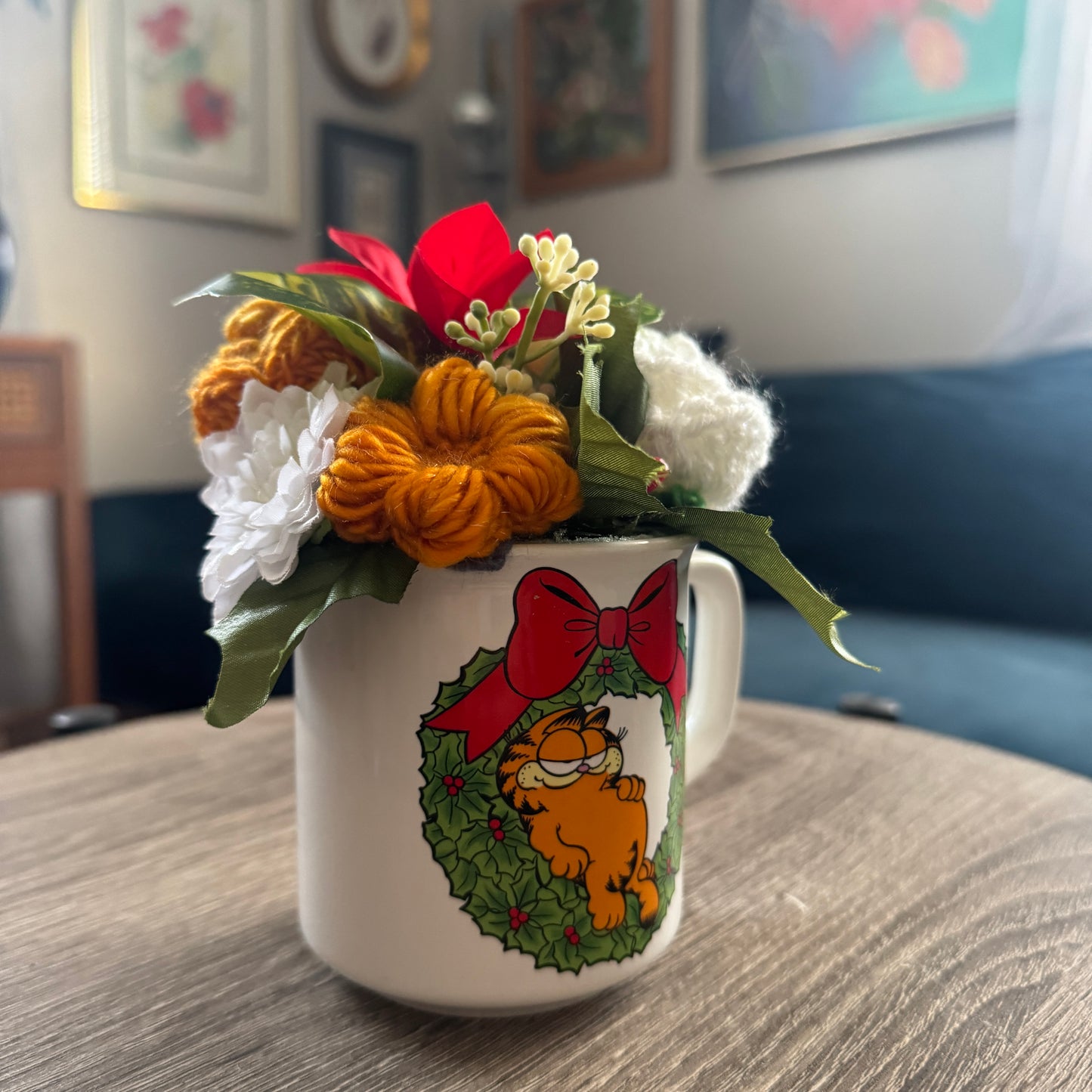 Vintage Garfield Holiday Wreath Mug Bouquet