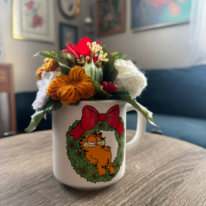 Vintage Garfield Holiday Wreath Mug Bouquet