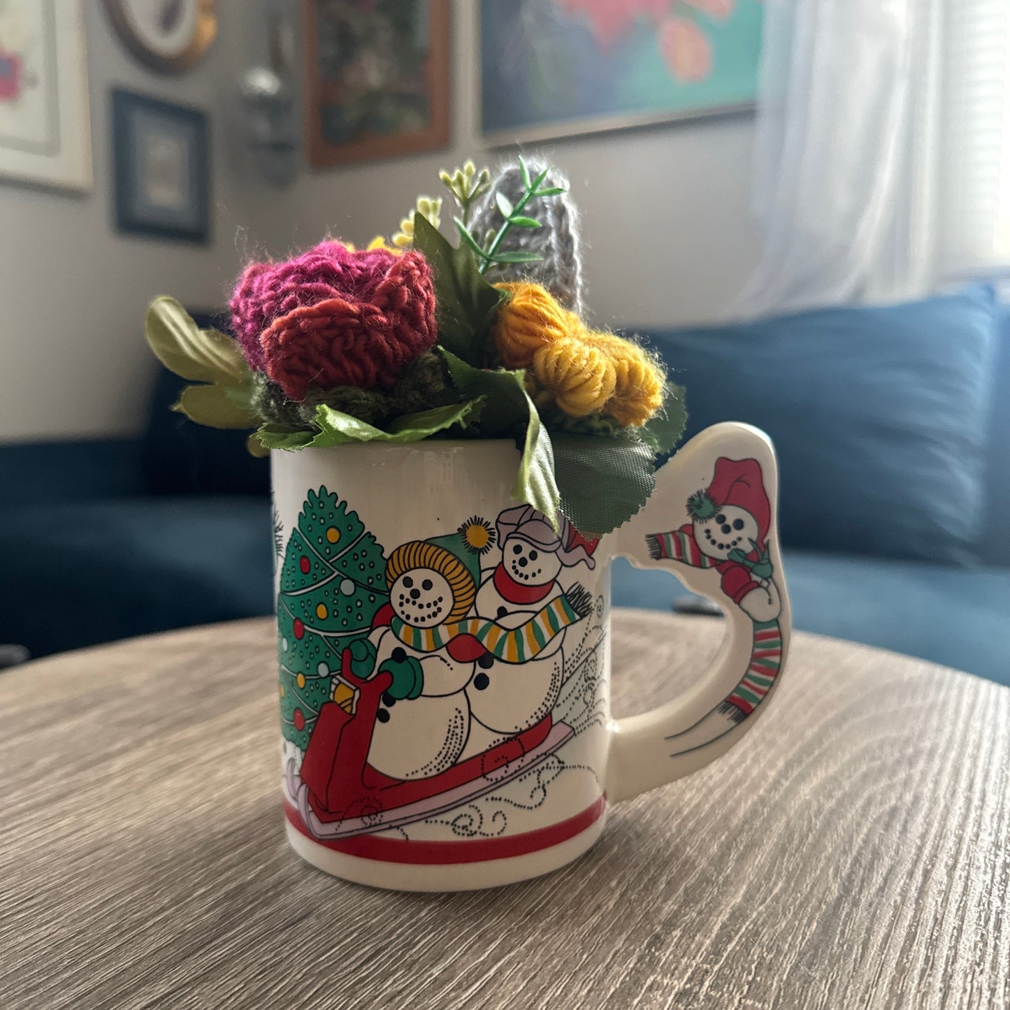 Skiing Snowmen Mug w/ Snowman Handle (Red Toboggan) Bouquet