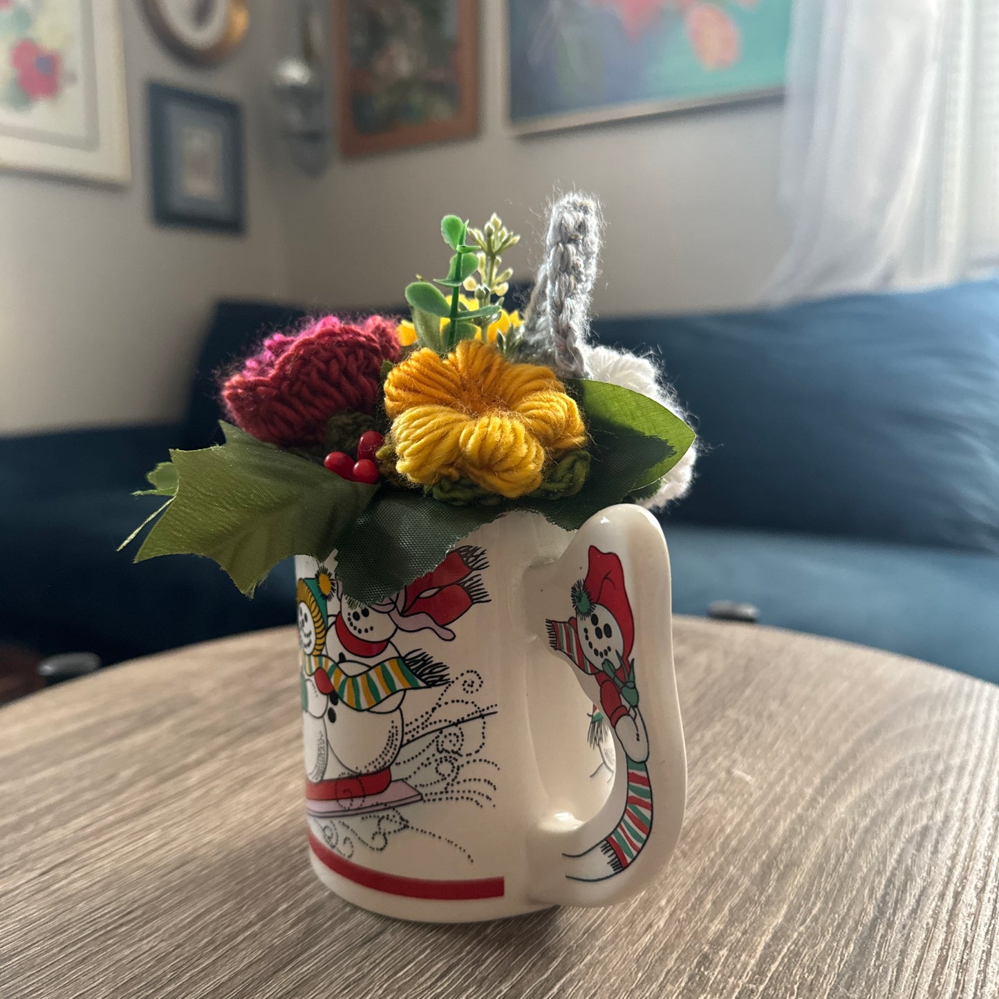 Skiing Snowmen Mug w/ Snowman Handle (Red Toboggan) Bouquet