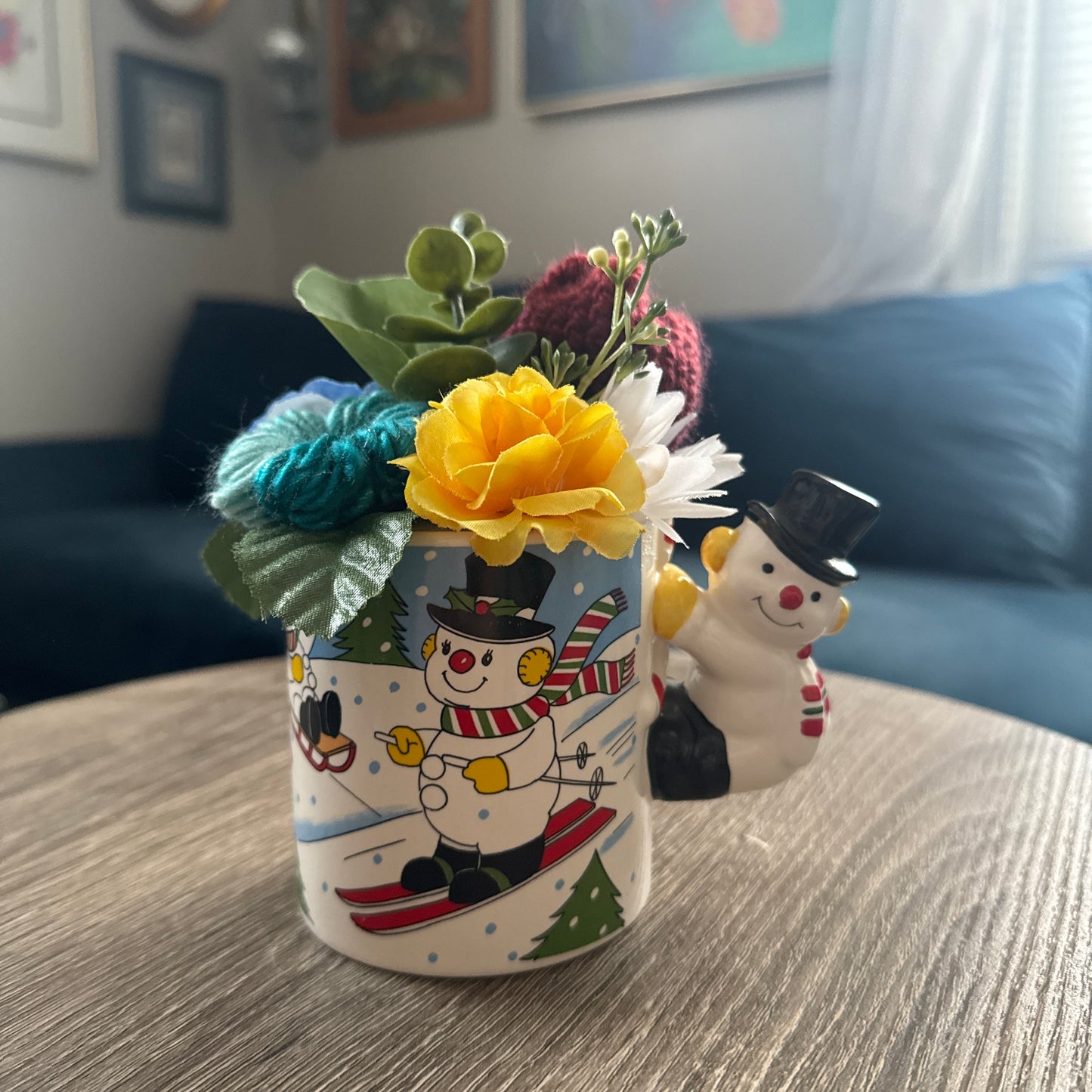 Skiing Snowmen Mug w/ Snowman Handle (Black Hat) Bouquet