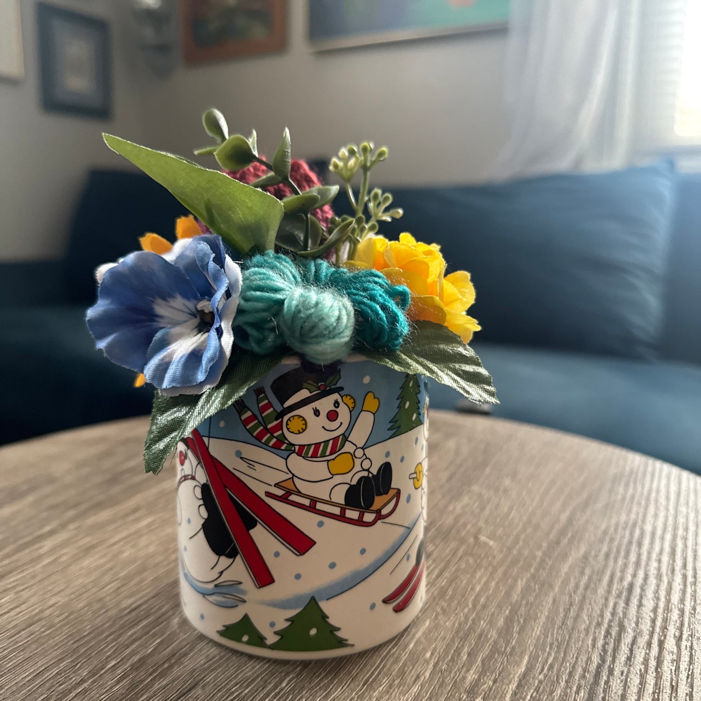 Skiing Snowmen Mug w/ Snowman Handle (Black Hat) Bouquet