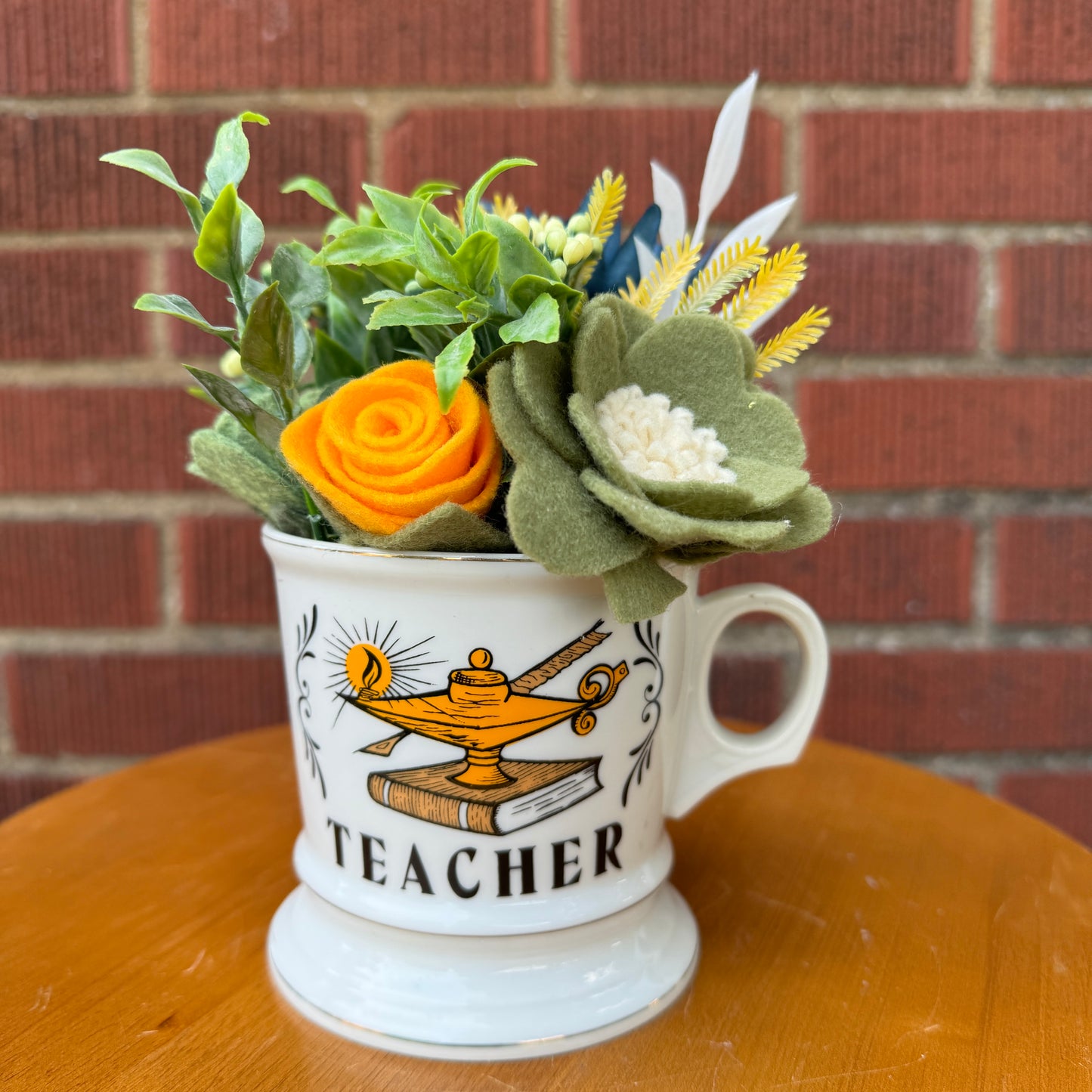 Academia Teacher Mug Vase