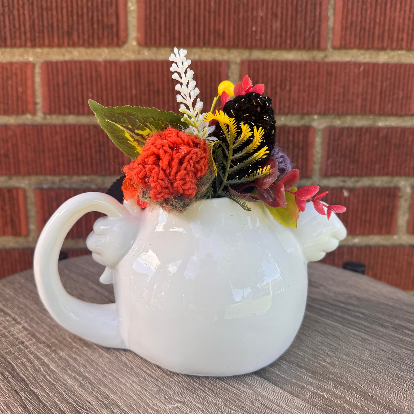 Vintage Spooky Hollow Ceramic Ghost Teapot Bouquet