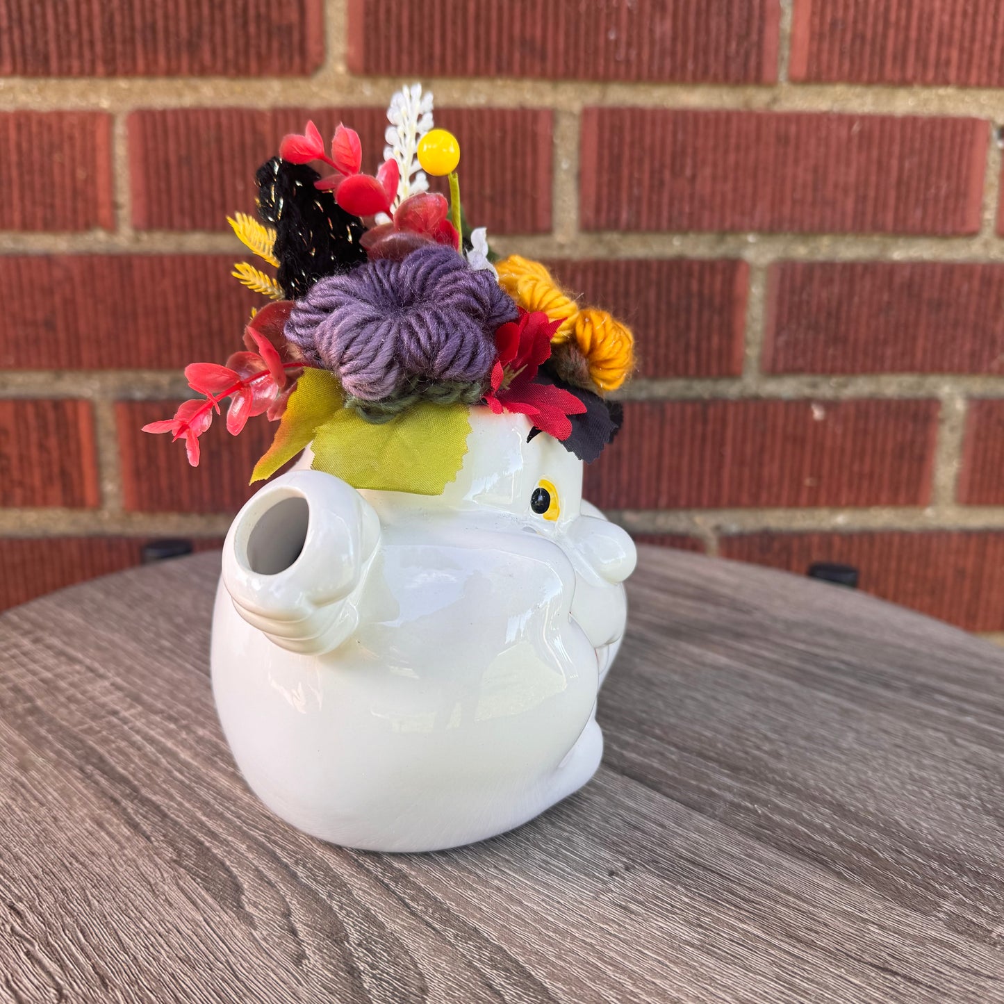 Vintage Spooky Hollow Ceramic Ghost Teapot Bouquet
