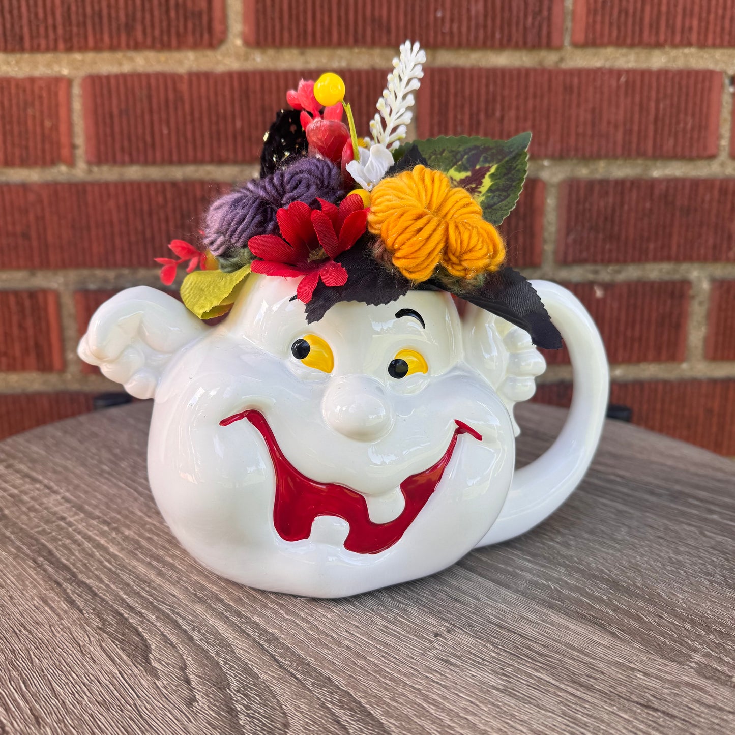 Vintage Spooky Hollow Ceramic Ghost Teapot Bouquet