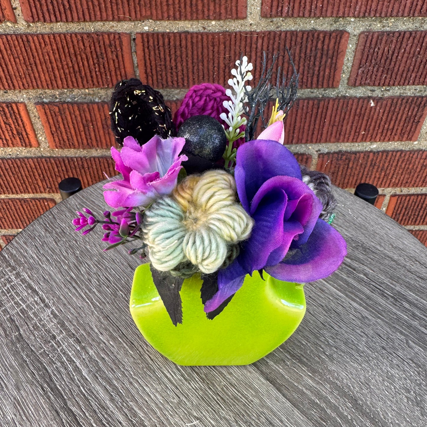 Bright Green Ceramic Vase Bouquet