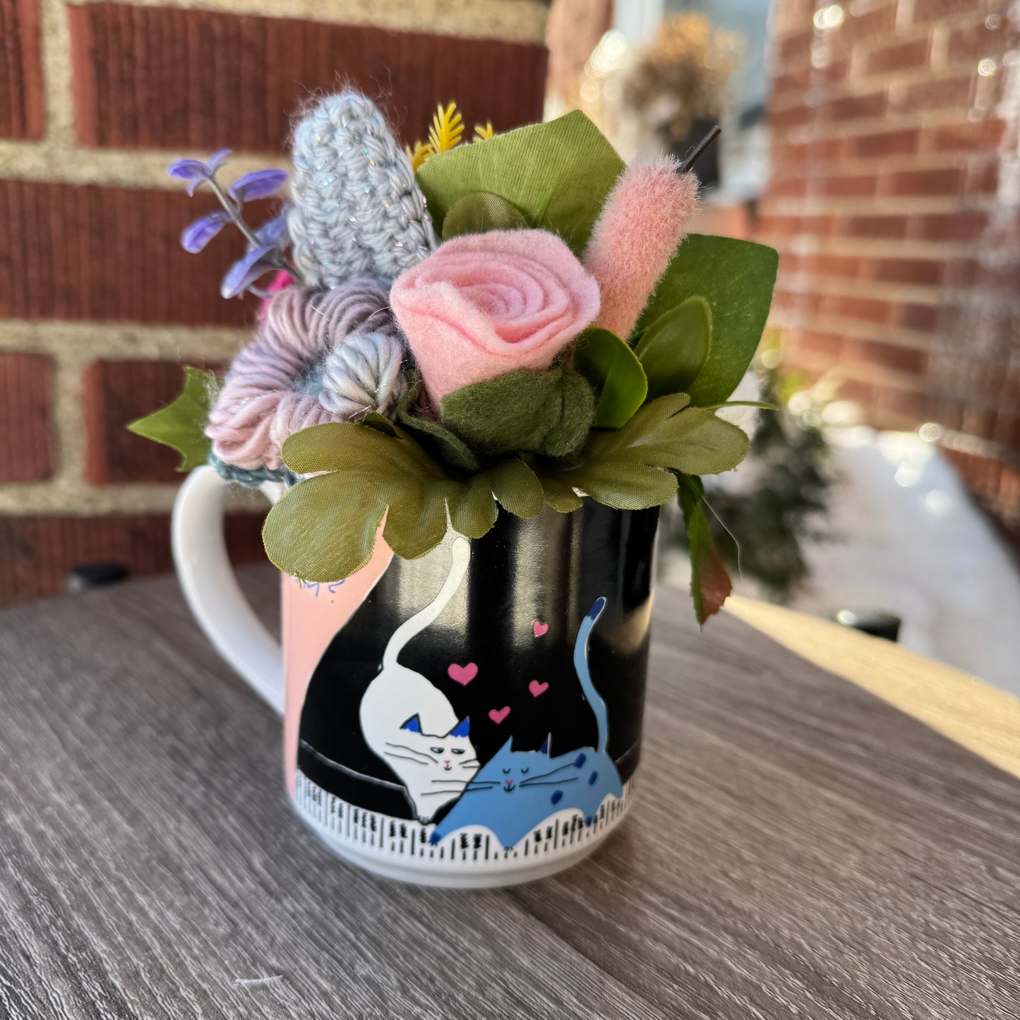 Ain't Love Grand Cat Bouquet