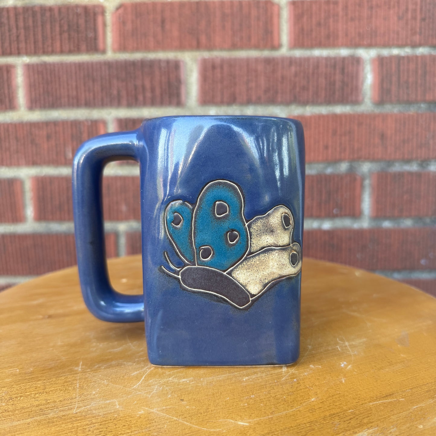 Mara Stoneware Butterfly Mug